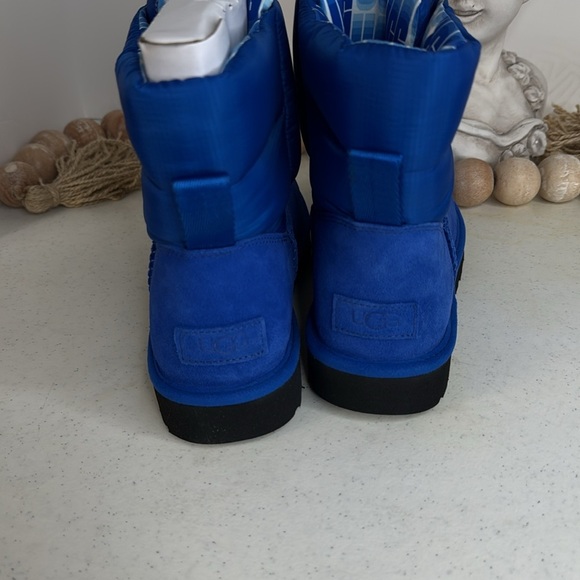 UGG Women's Classic Maxi Toggle Fashion Boot SZ 6 Blue - Picture 8 of 14